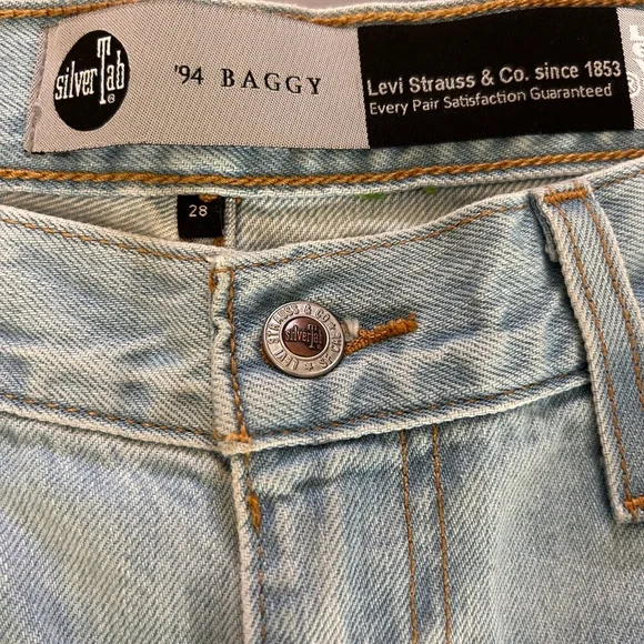 SilverTab Light Wash ‘94 Baggy Jeans - Picture 2 of 5